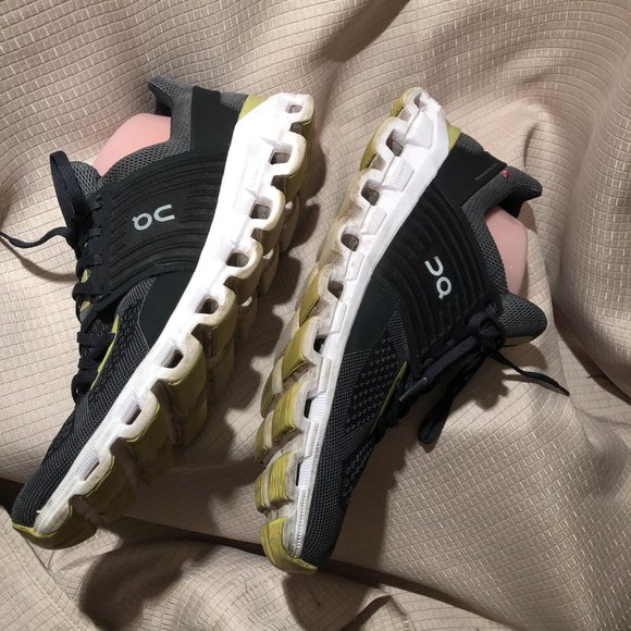 On running cloudswift men charcoal gray and yellow running shoes, 12 - Picture 7 of 16